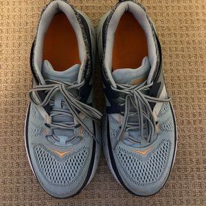 HOKA Gaviota one one